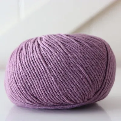 Bellissimo 8 - Extra Fine Merino 8py/DK 50gm