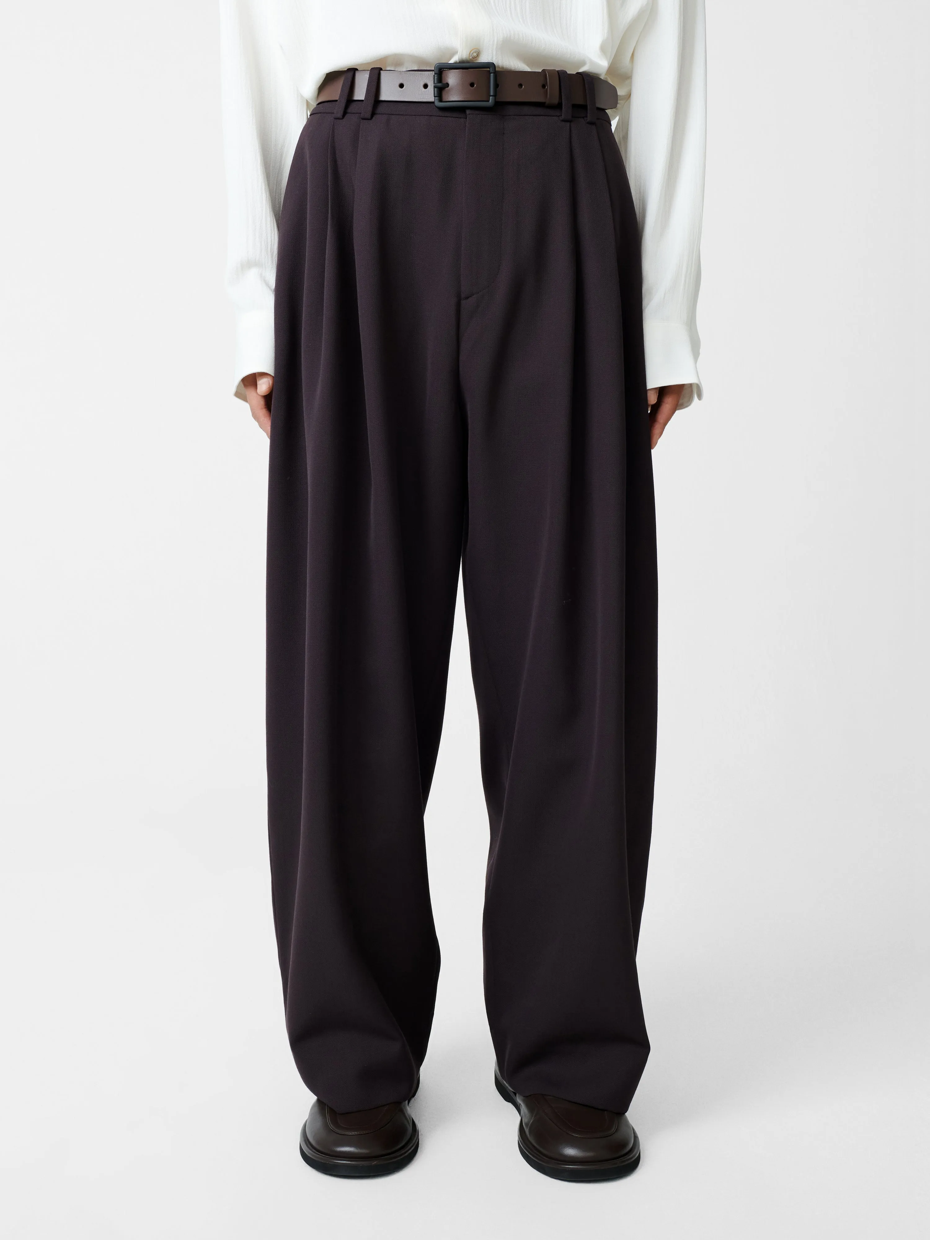 Line Pant in Espresso Brown