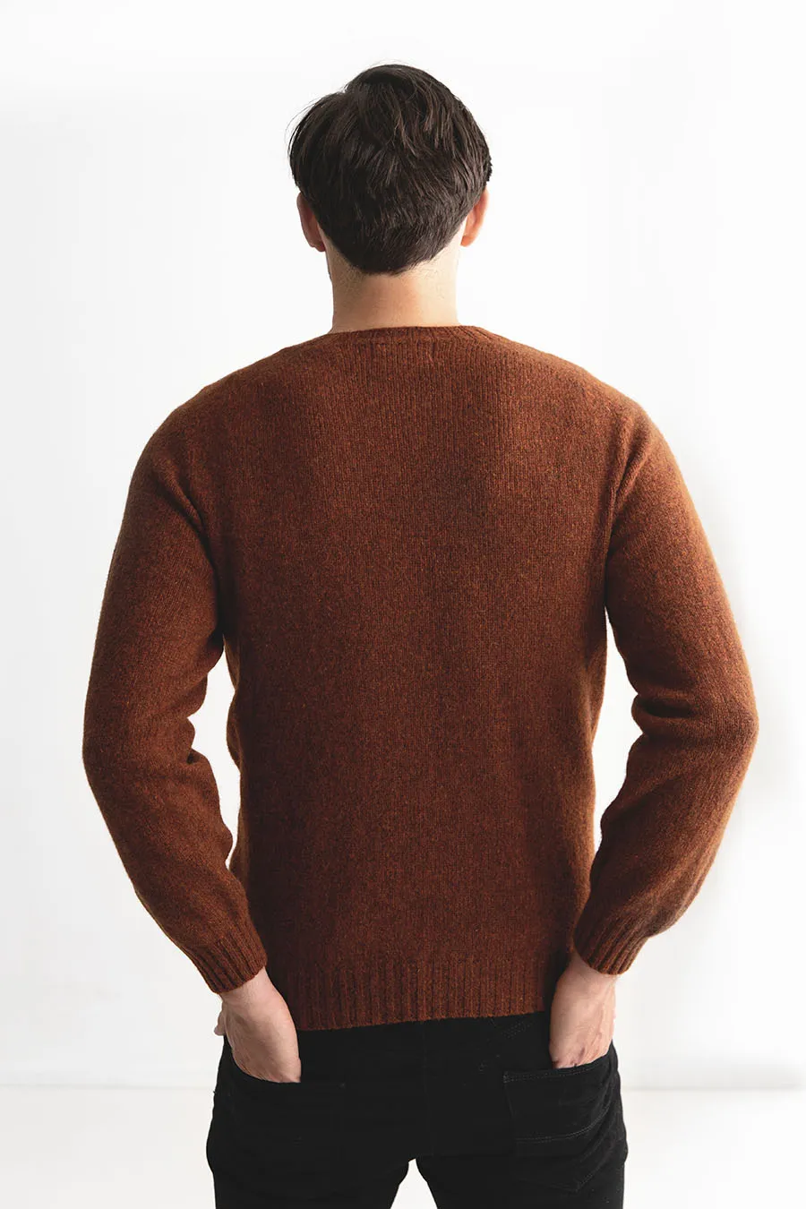 Mens Seamless Saddle Shoulder Shetland Jumper - Rust