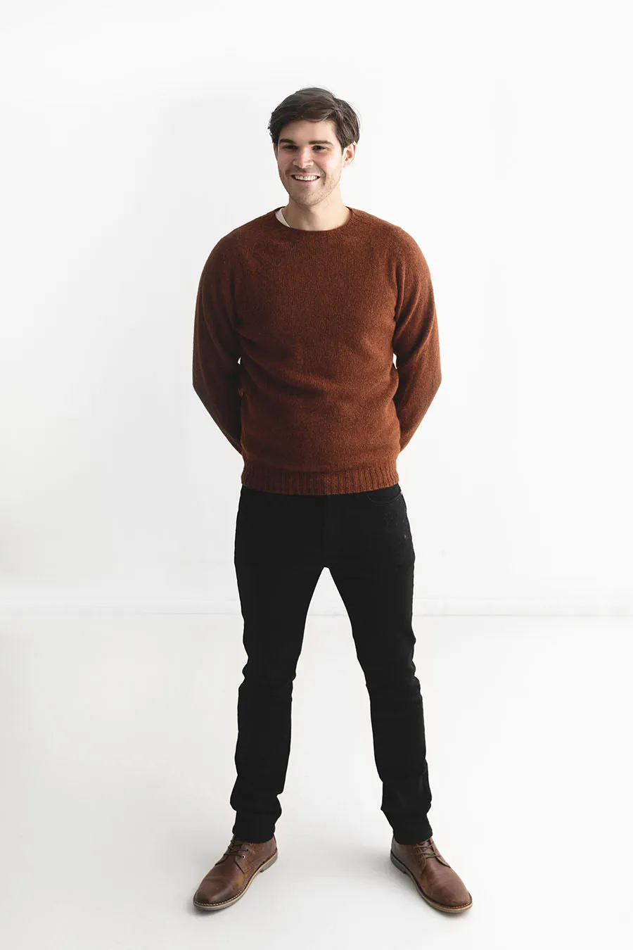Mens Seamless Saddle Shoulder Shetland Jumper - Rust